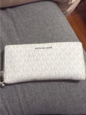 Michael Kors Zip-Around Wallet